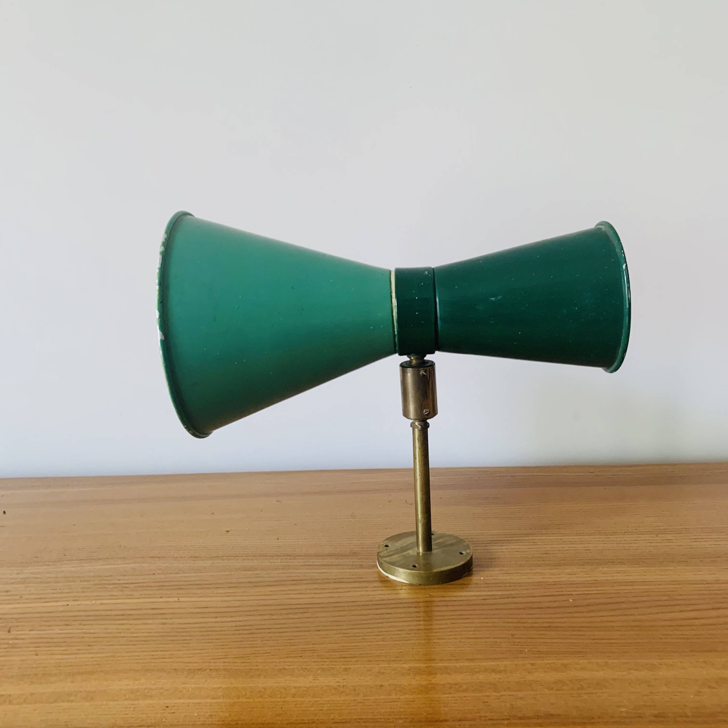 Diabolo wall light