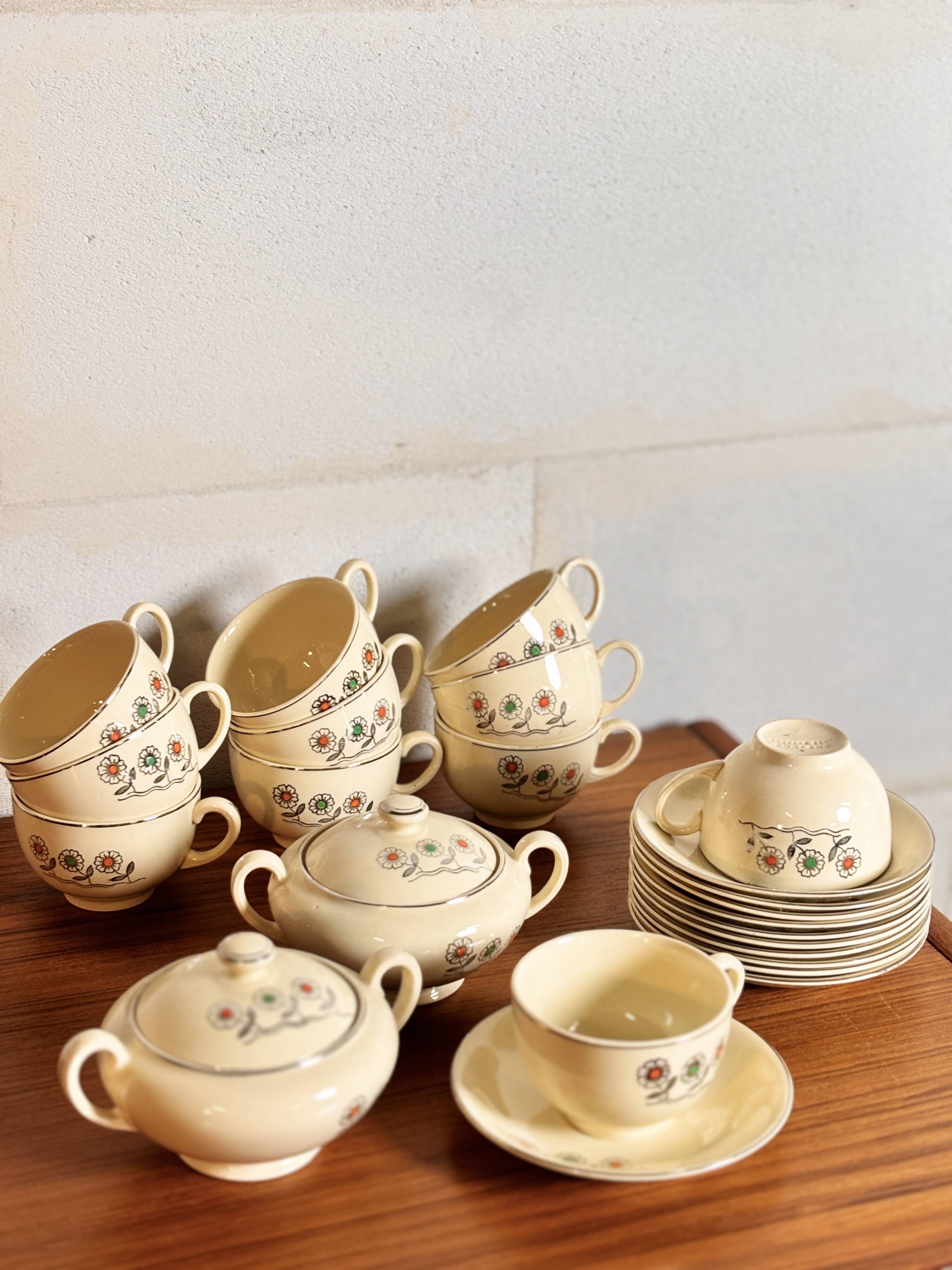 Set of 11 cups, saucers and 2 sugar bowls Johnson Brother I 1970s