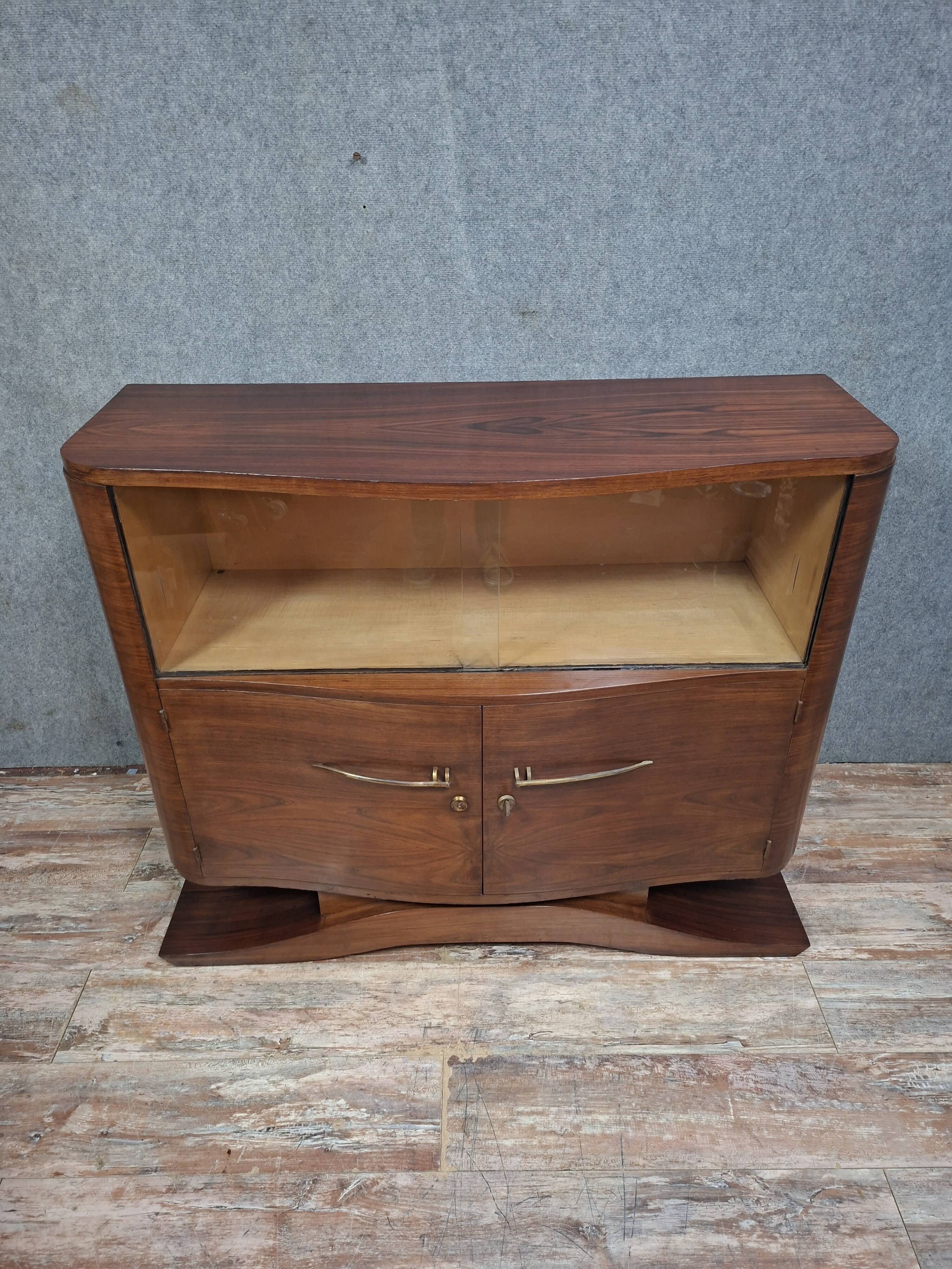 Buffet / Vitrine Art Déco en placage de noyer – Vers 1930