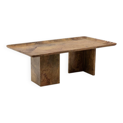 Table basse rectangulaire en marbre Sarrancolin. Travail contemporain