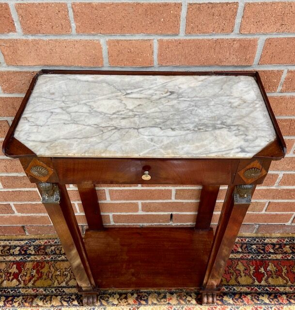 Empire console back from Égypt