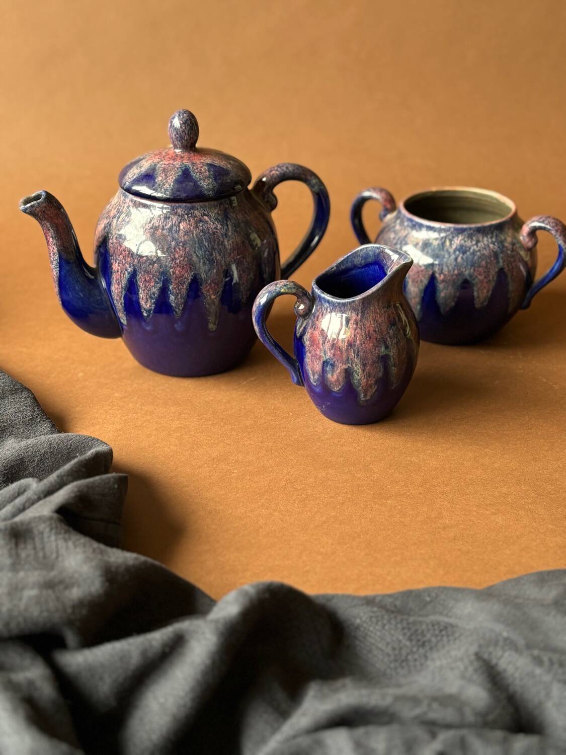 Teapot, milk jug and sugar bowl Lacheny Saint-Amand