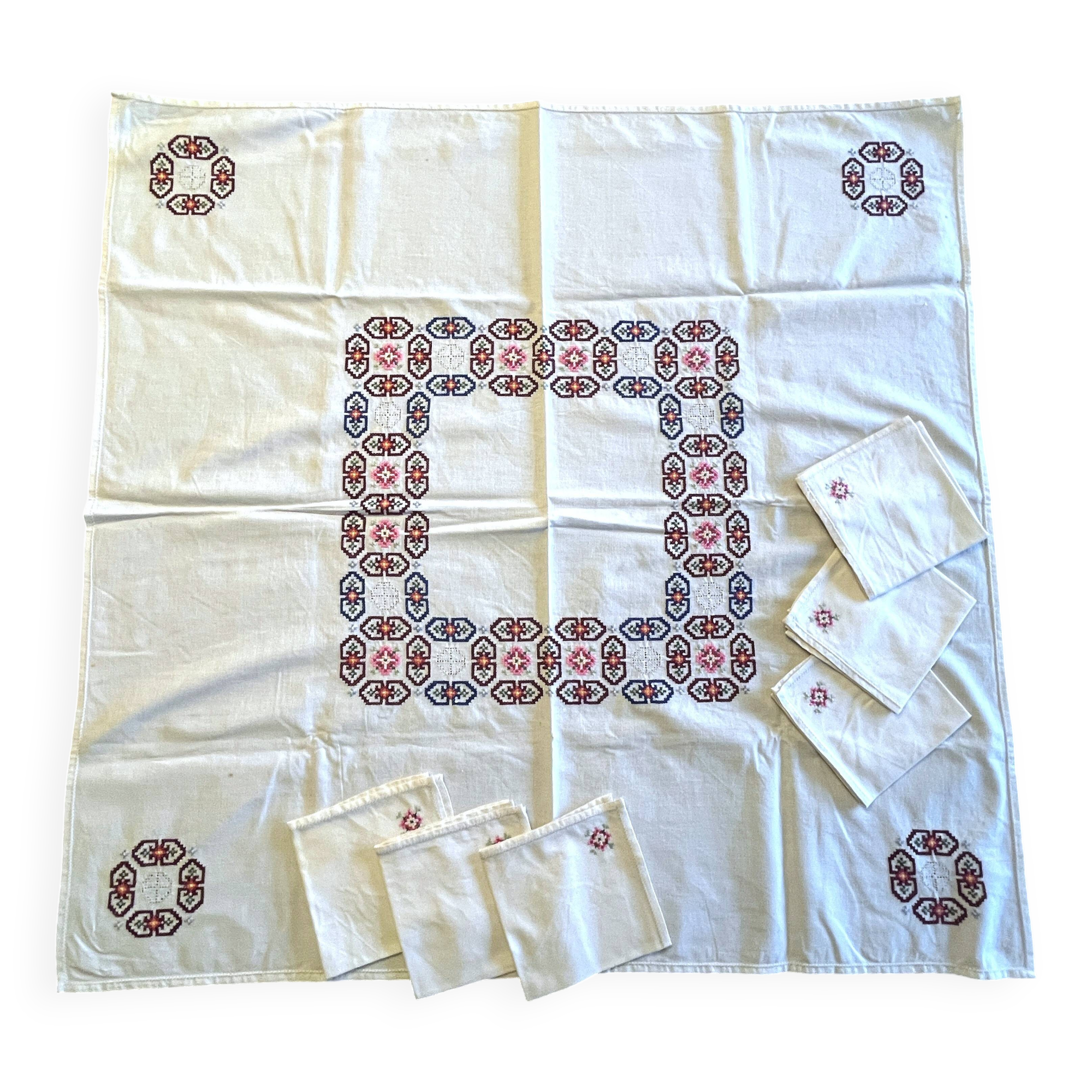 Household linen, embroidered tea tablecloth, 6 napkins, circa 1960