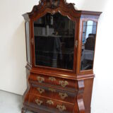 Cabinet en porcelaine d’acajou antique