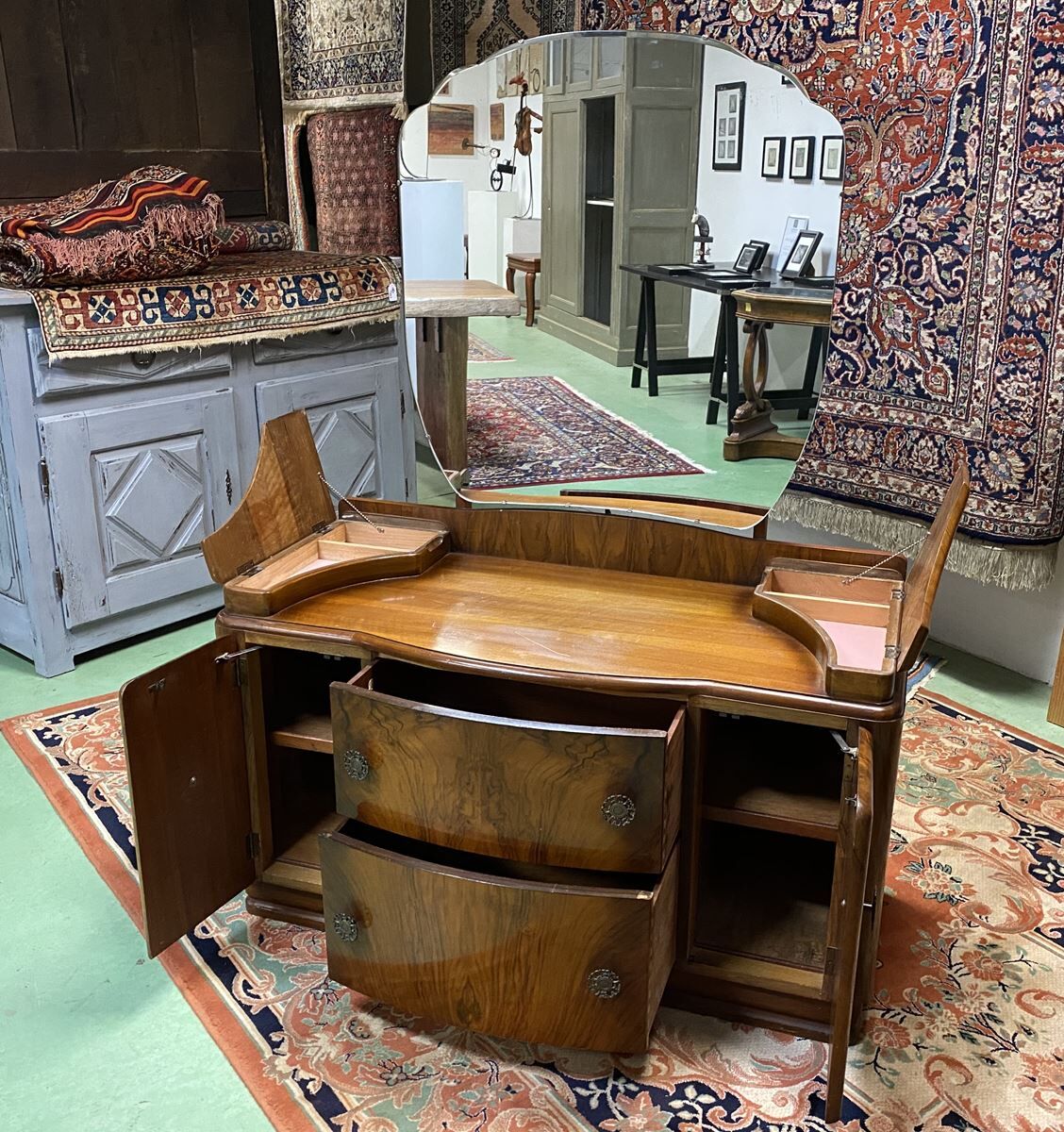 English Art Deco hairdresser in walnut magnifying glass