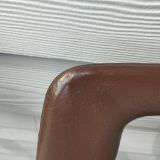 3 Chaises en skaï marron chocolat des années 1960-1970, estampillées.