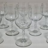8 verres en cristal gravés