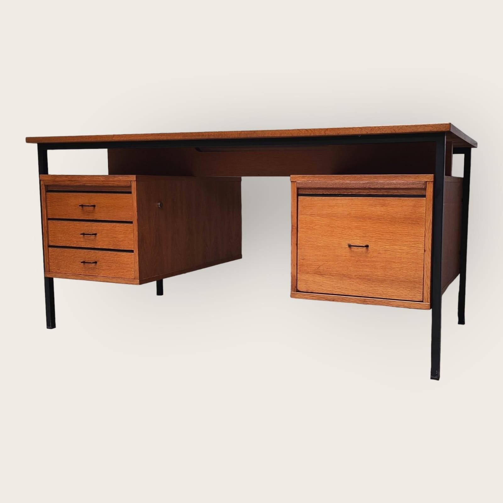 Mid Century bureau