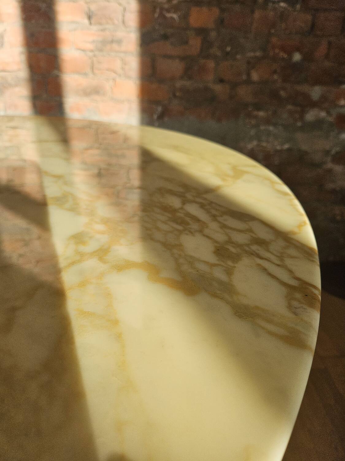 Table Eero by Knoll 1970