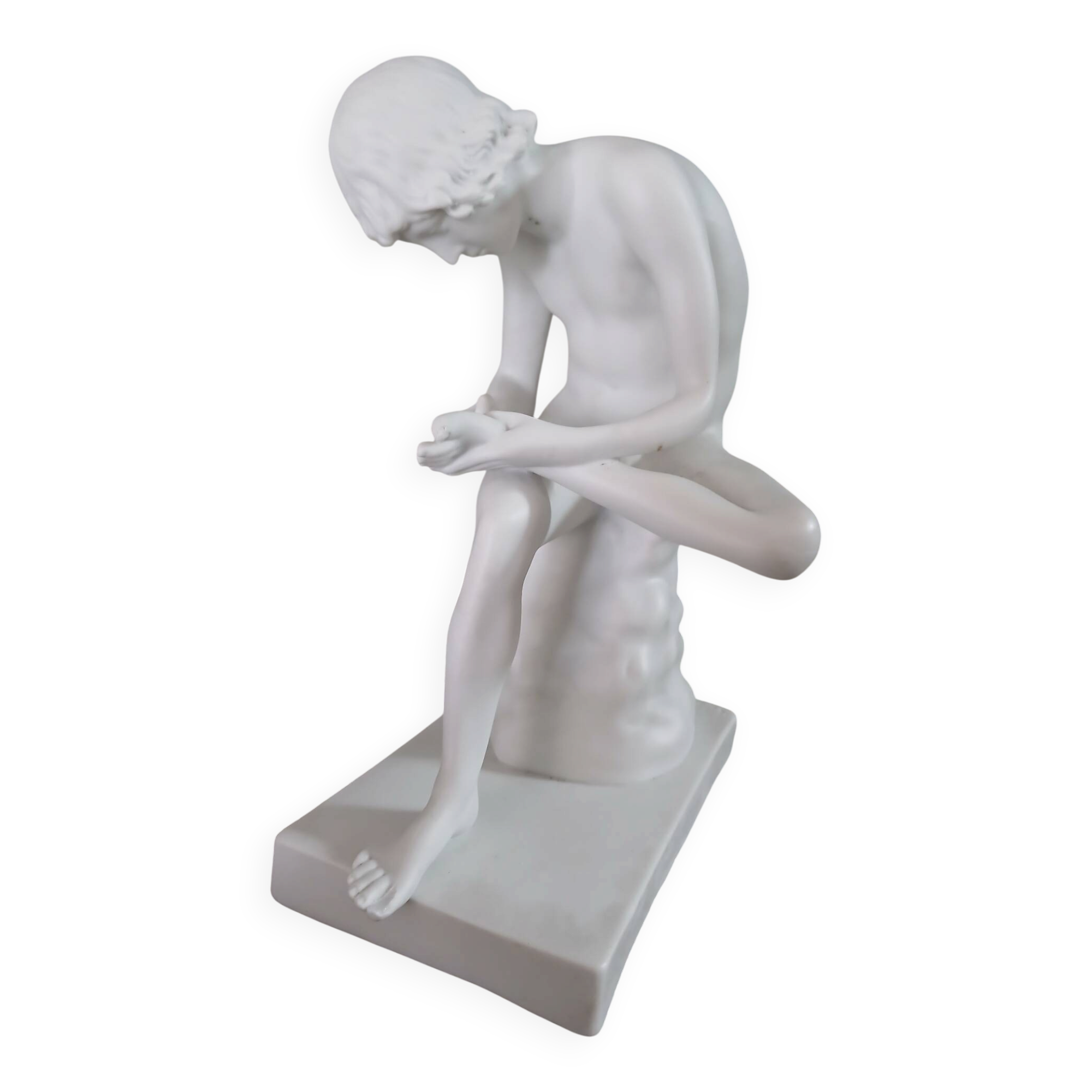 Statuette of the thorn shooter.