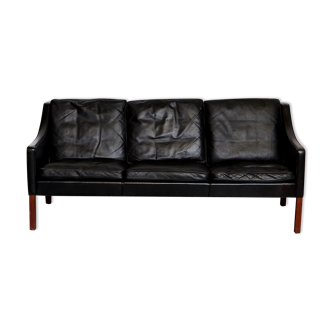 Mid-Century model 2209 couch by Børge Mogensen for Fredericia