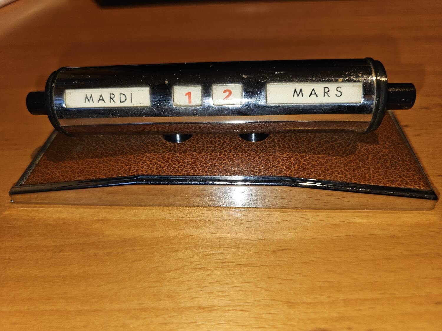 Vintage perpetual calendar