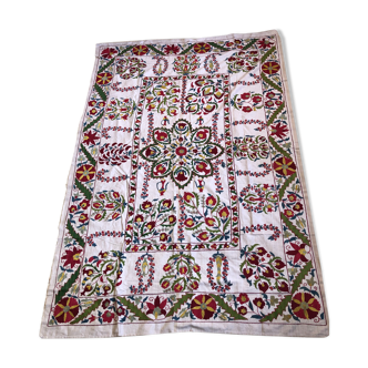 Suzani silk carpet 115x173cm