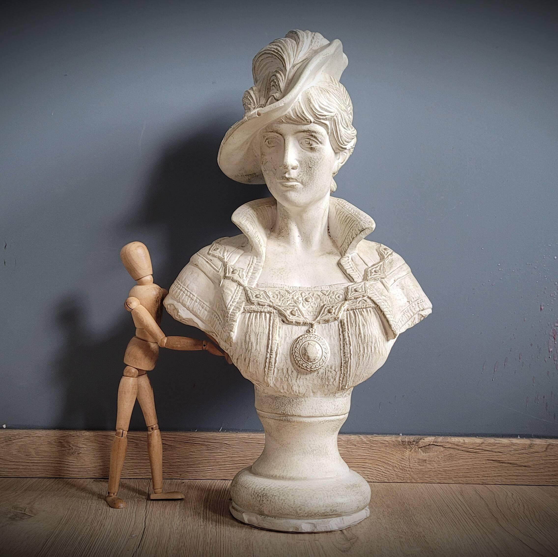 藤田嗣治、「Buste de femme au chapeau blanc」 Vase vintage en