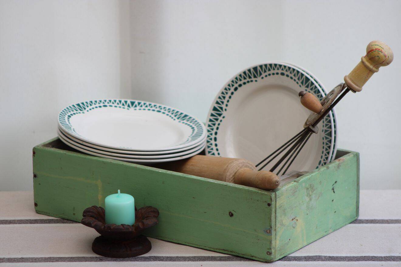 6 assiettes à dessert en céramique