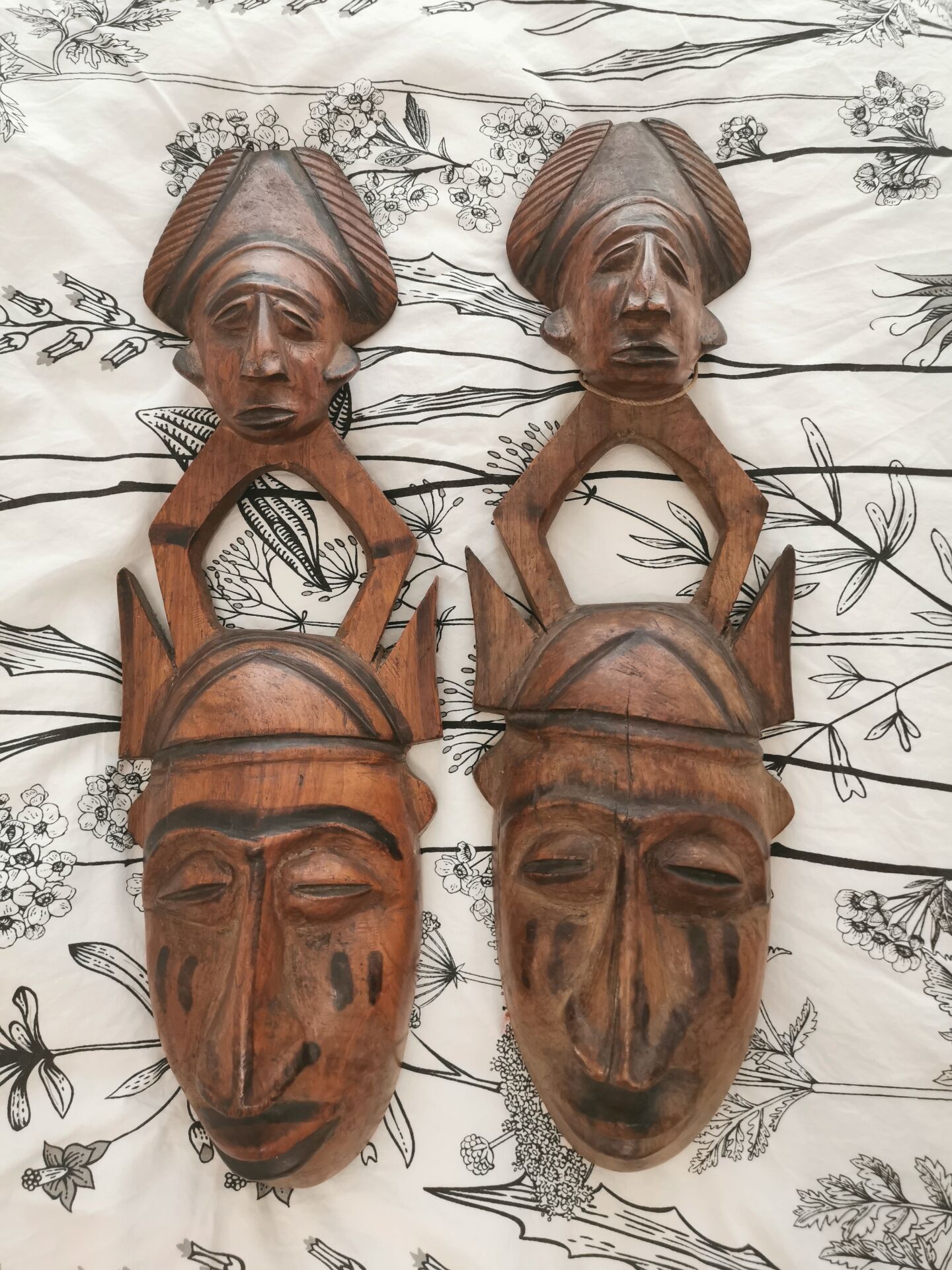 Couple de masques Sculptés en bois Afrique 1950