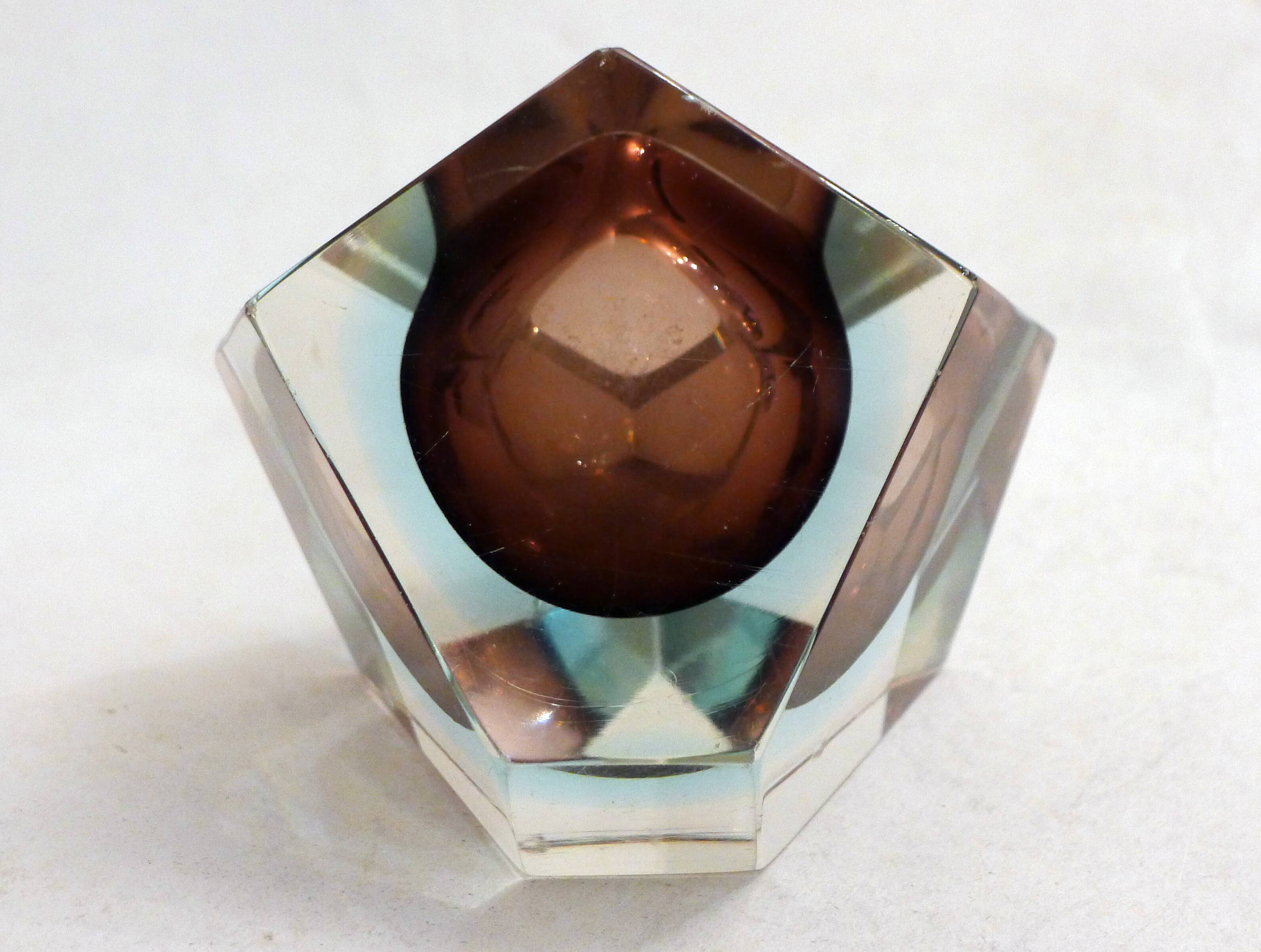 Sommerso faceted ashtray and pocket tray, made of Murano glass.