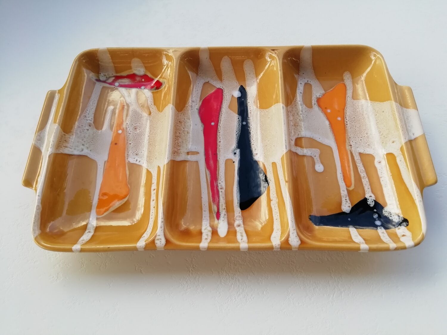 Compartmentalized dish