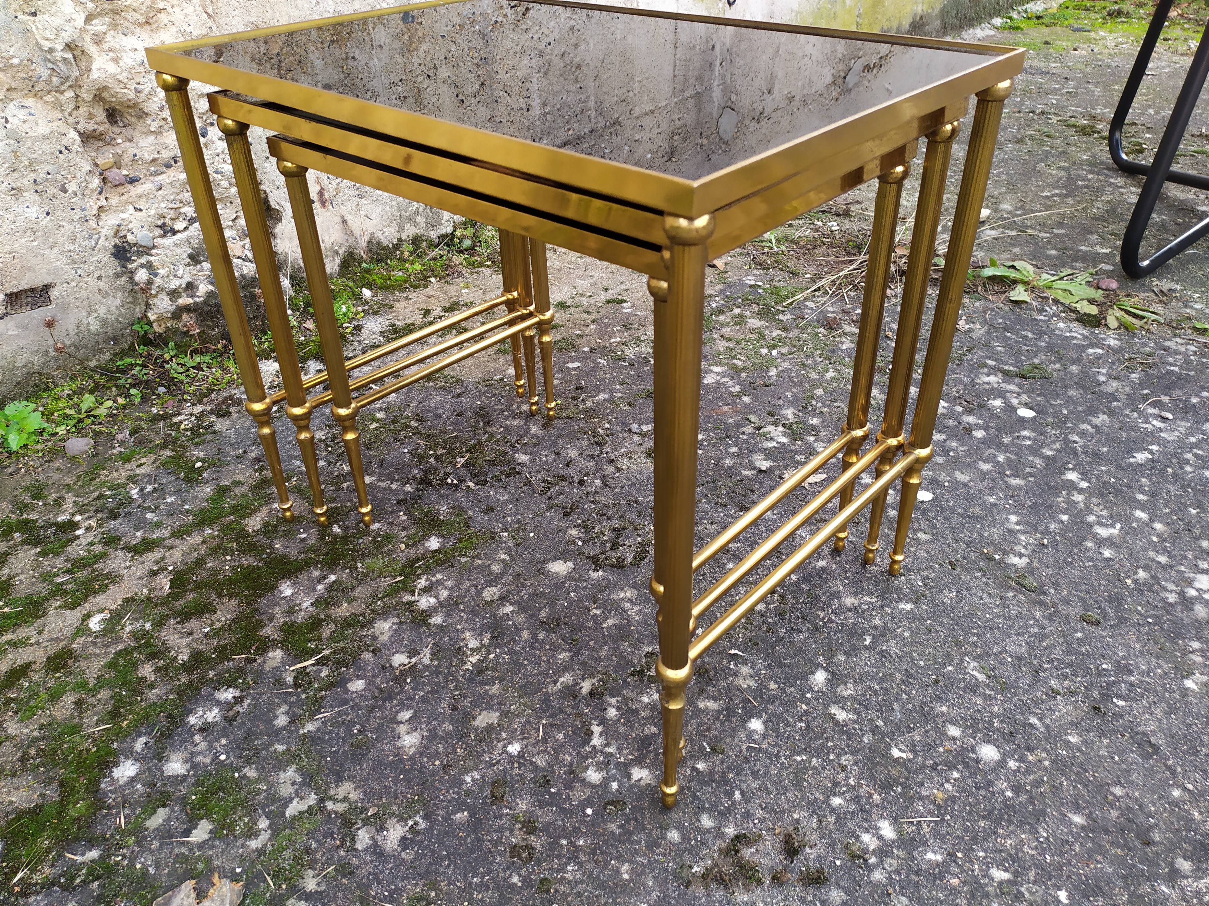 Tables gigognes laiton doré