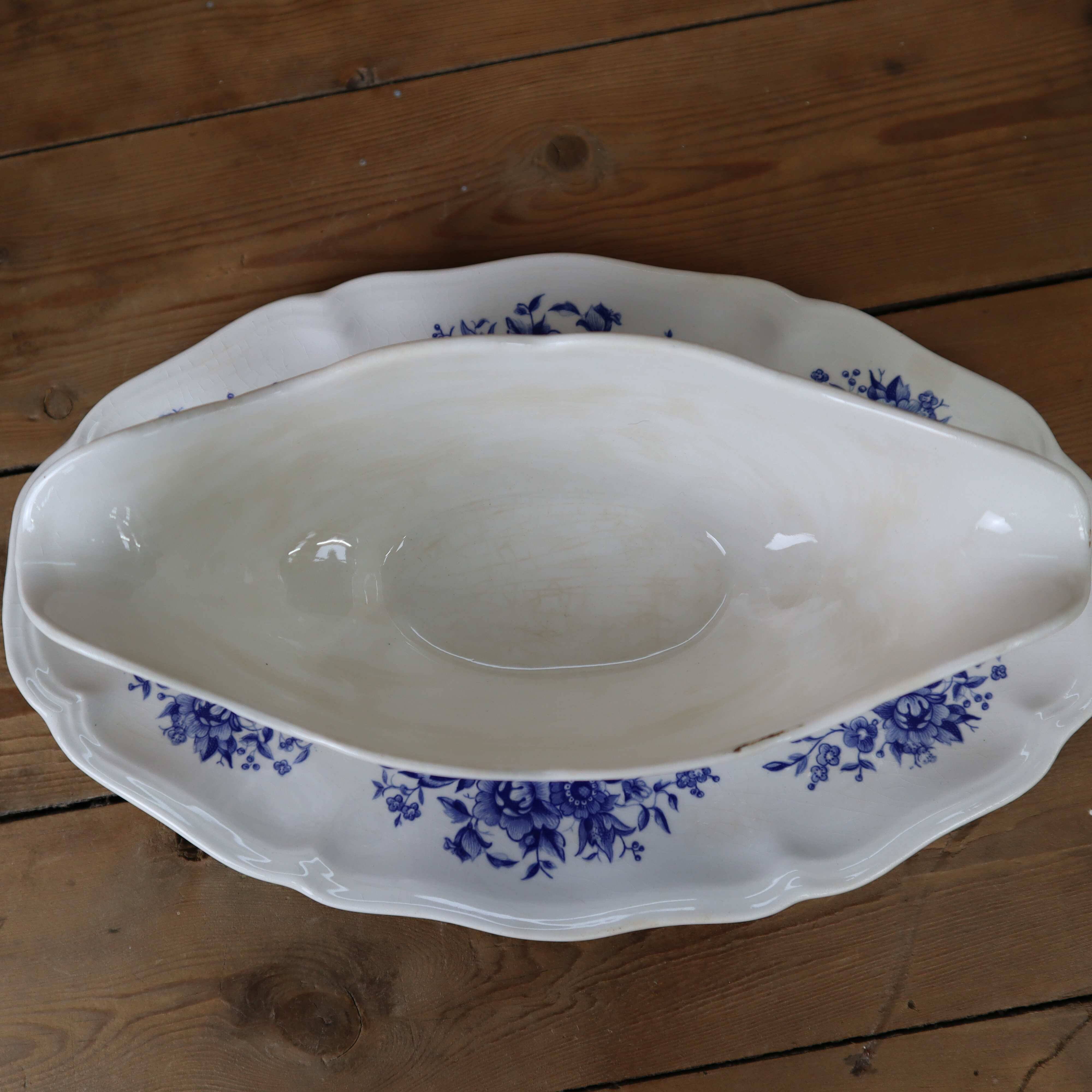 Old Sarreguemines earthenware sauce boat, Romantic model