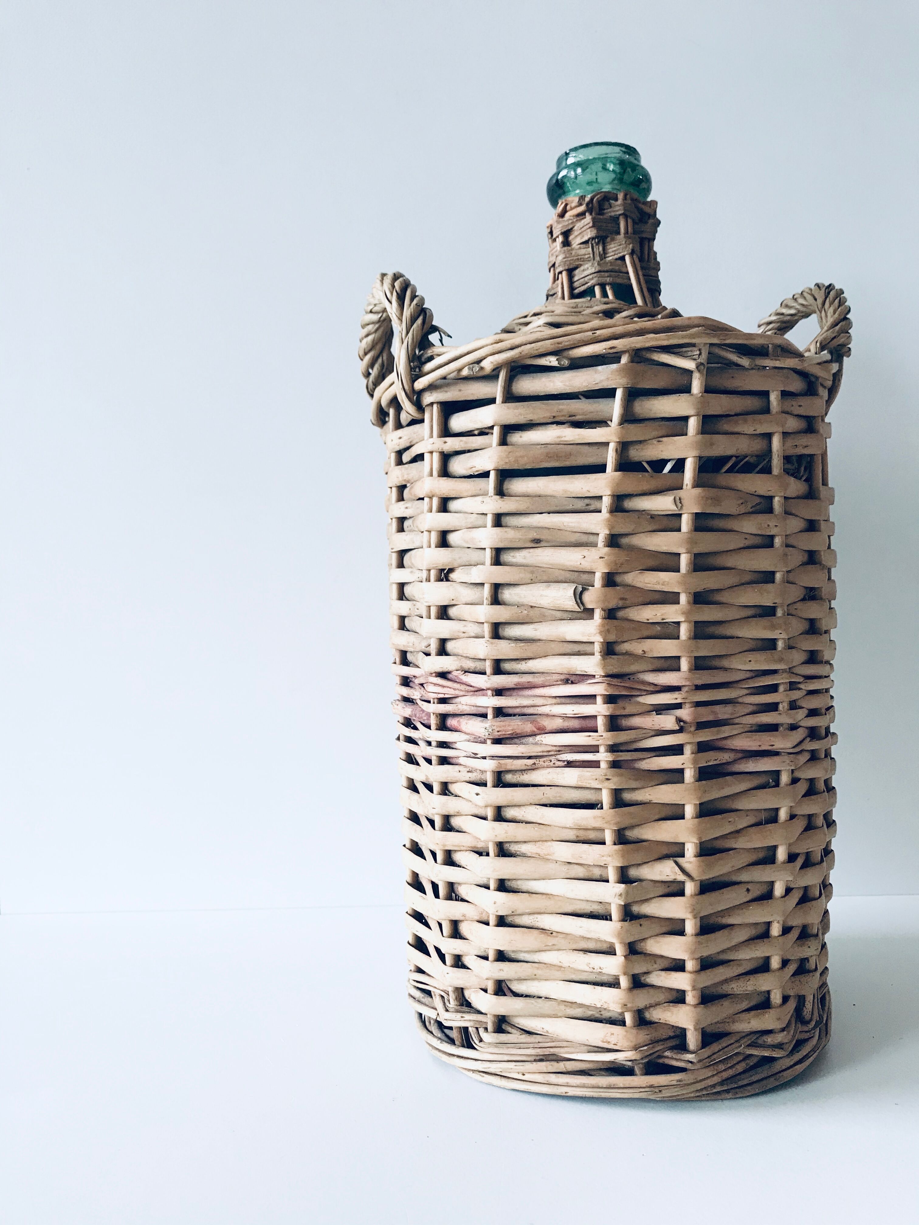 Demijohn with wicker