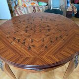 Round table décor in rosewood flower Louis XV
