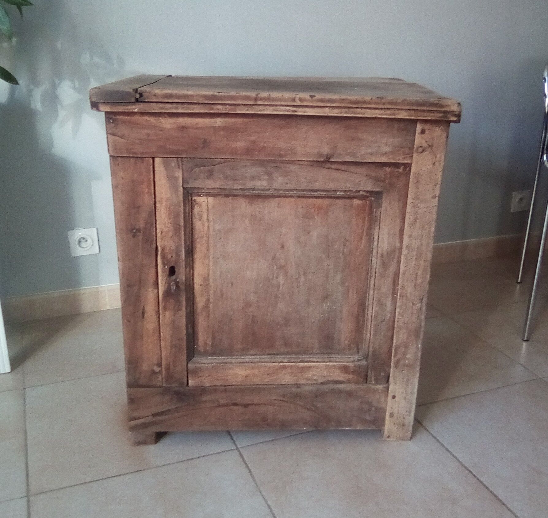 Old farmhouse jam maker