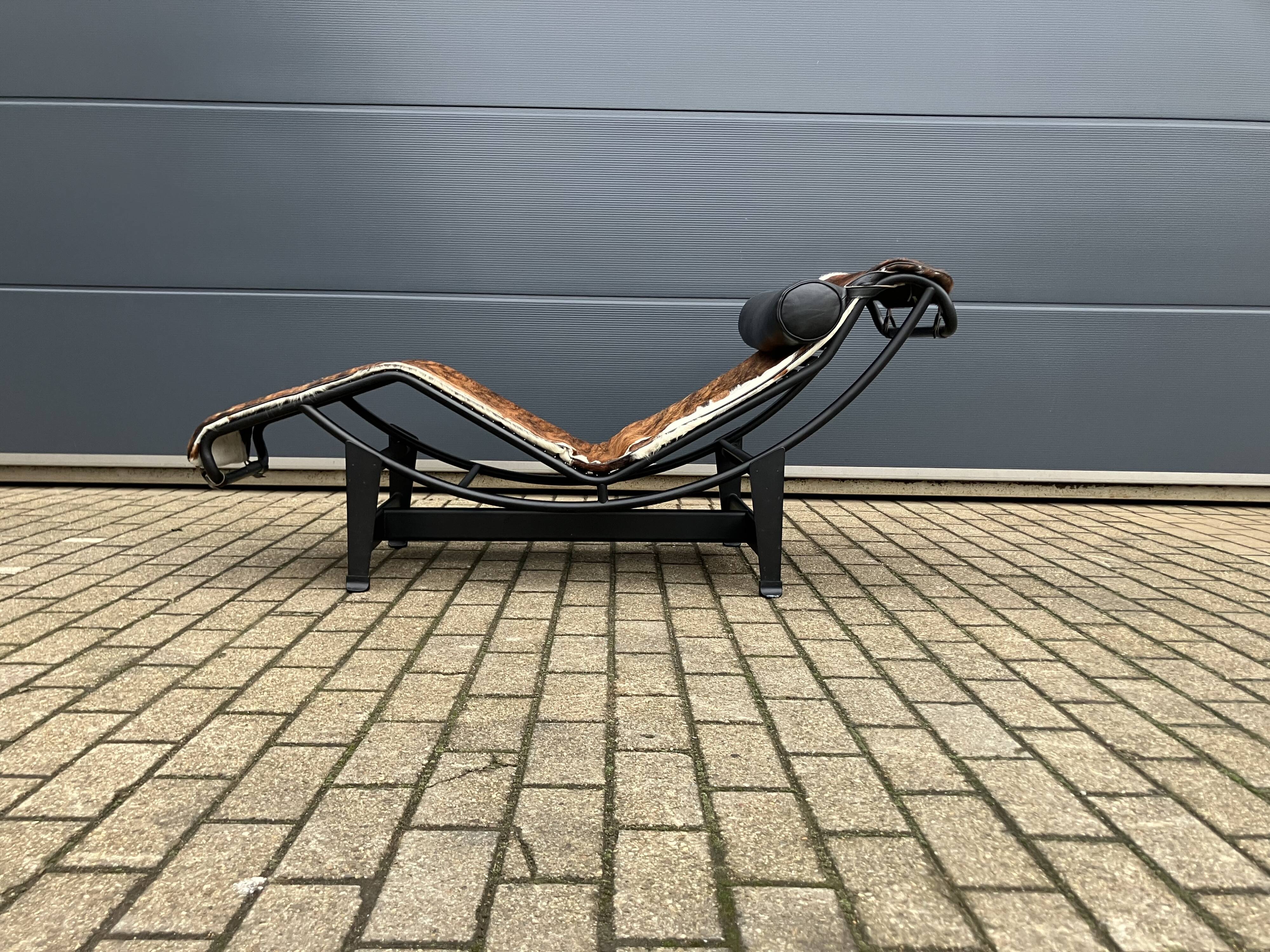 Originele Low numbered Cassina Le Corbusier Lc4 Pony skin