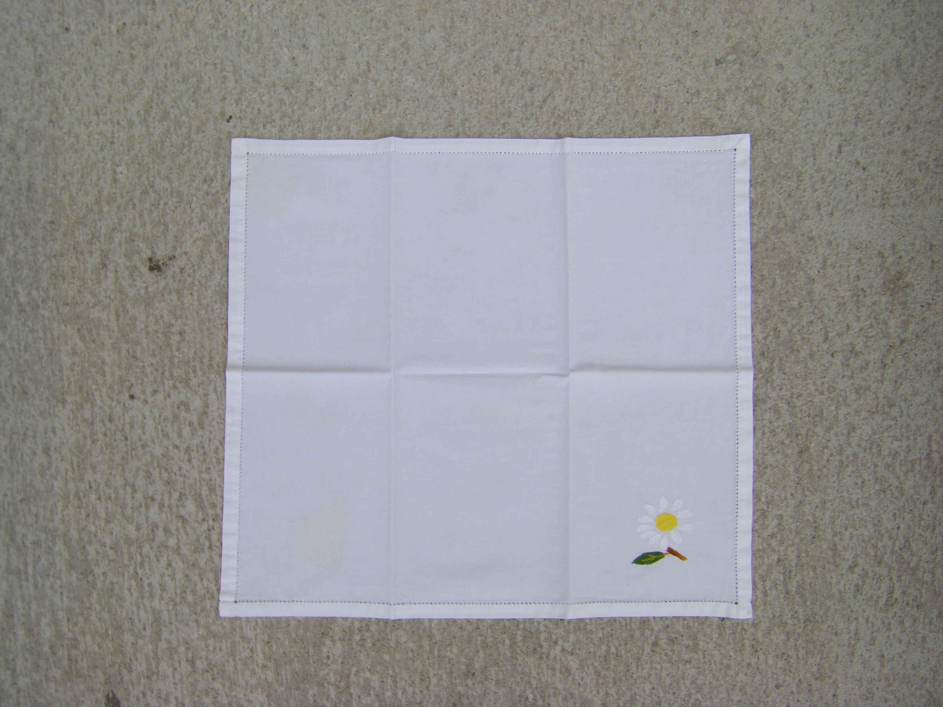 Tablecloth and its twelve vintage towels