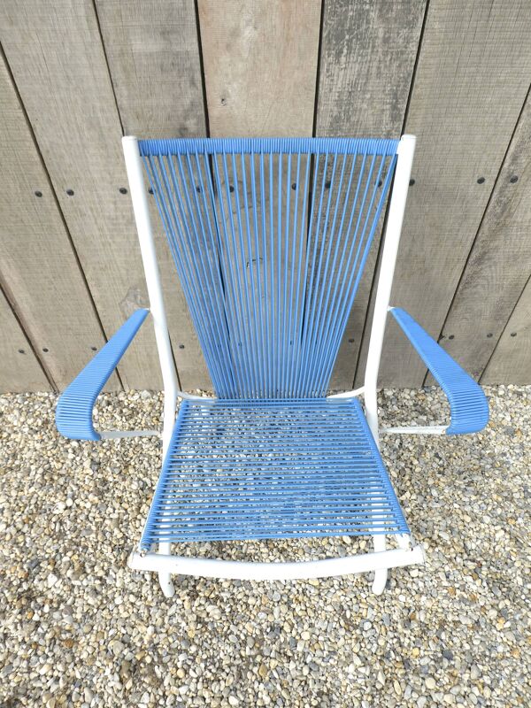 Fauteuil pliant en métal et scoubidou bleu