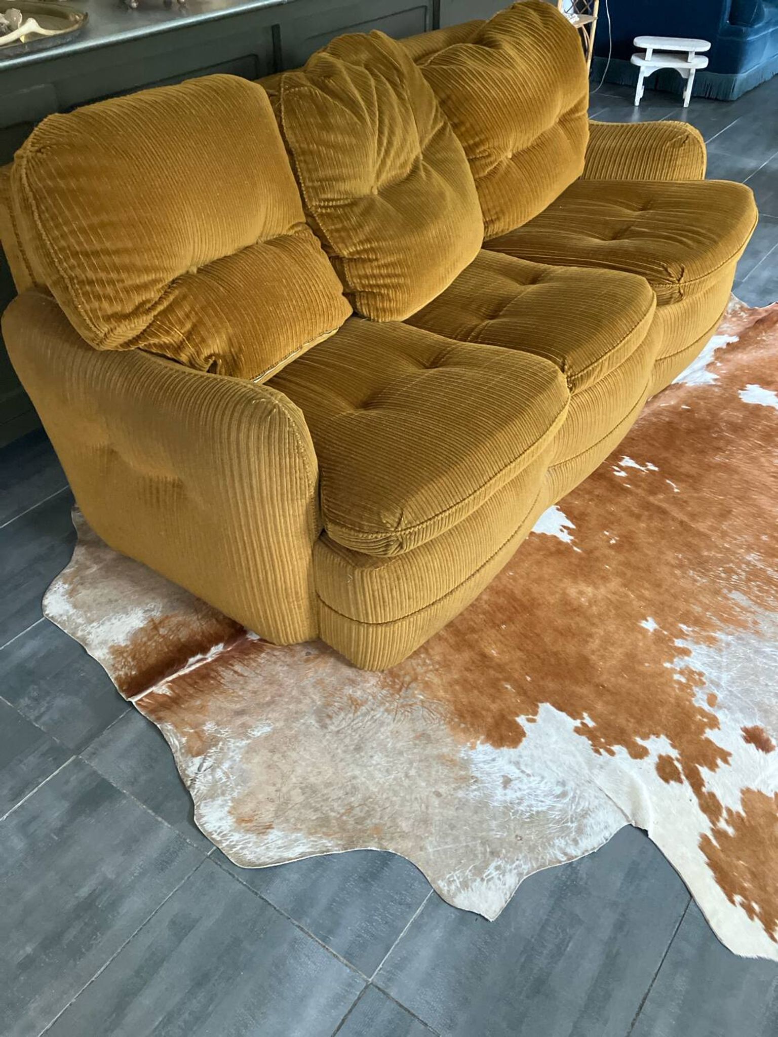 Velvet 3-seater sofa bed