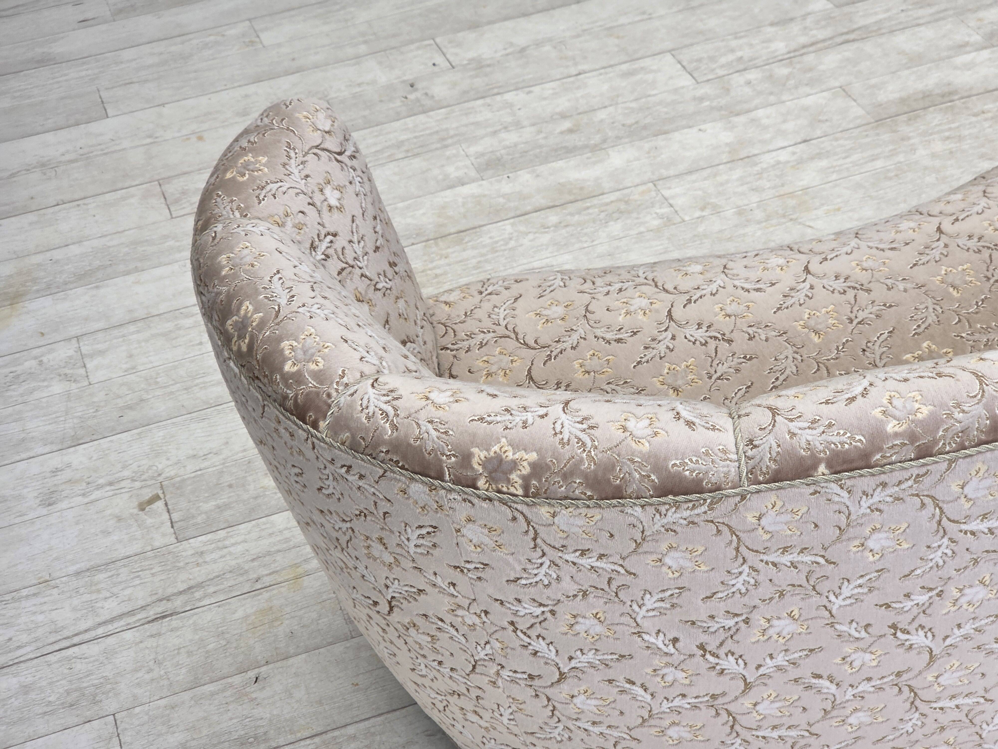 Canapé "Banane" danois 2 places des années 1970, velours d'origine.