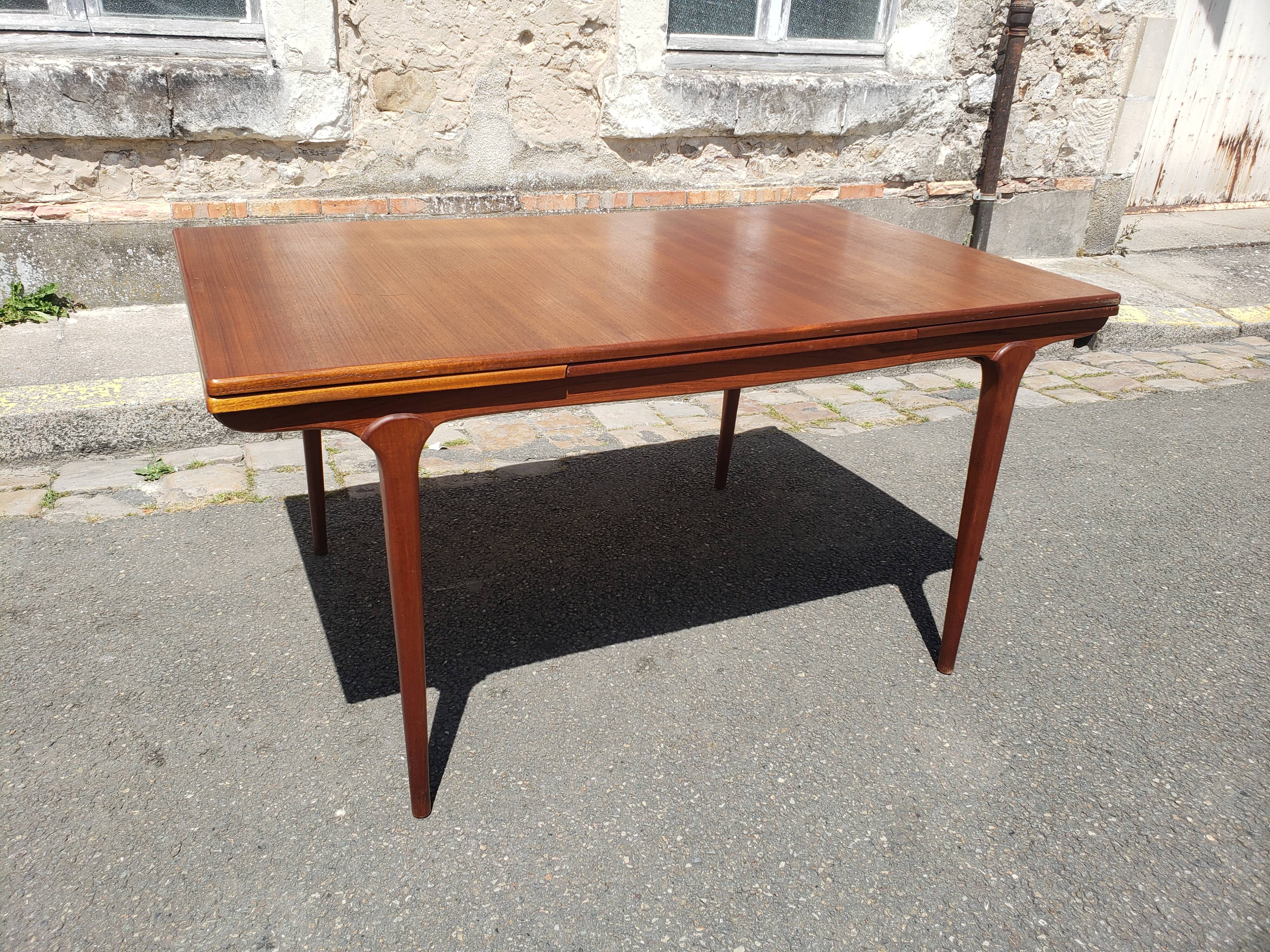 Scandinavian teak table expandable