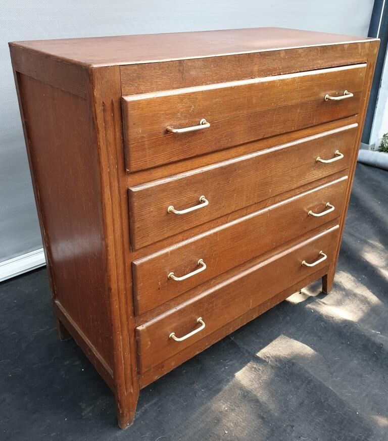 Dresser 1960