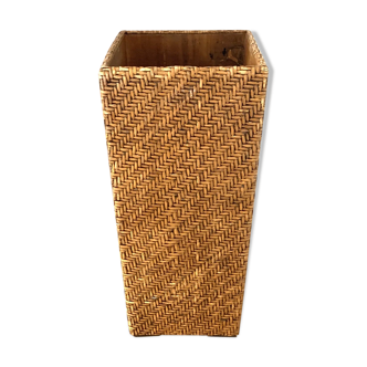 Rattan umbrella door