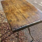 Table with sawmill foot