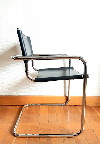 Cantilever design armchair in tubular steel 1970