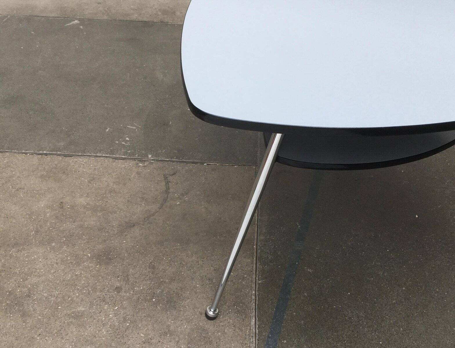 Table basse trépied allemande mi-siècle de Mauser Werke Waldeck