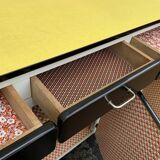 Buffet formica jaune