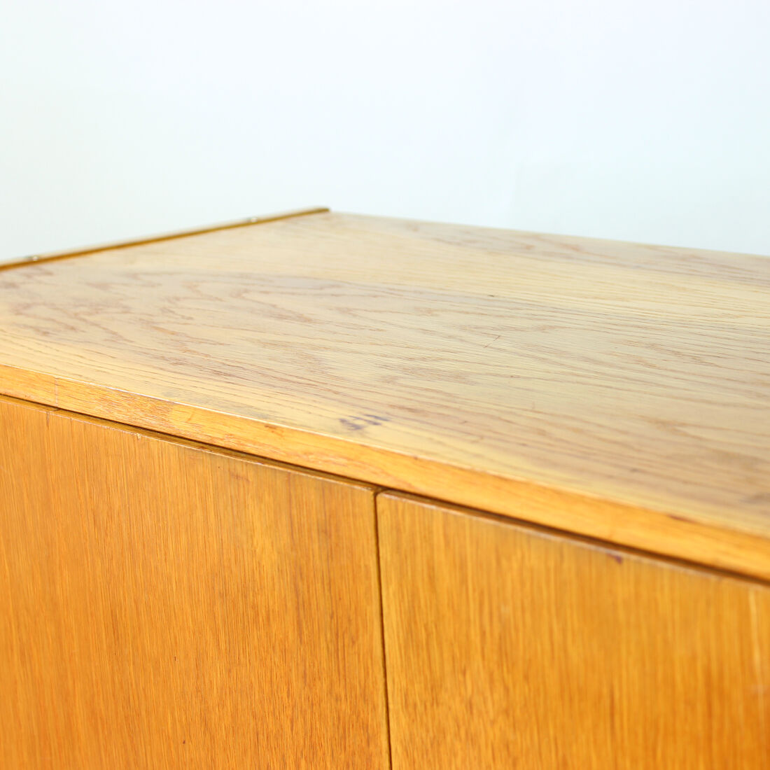 Buffet U 450 de Jiri Jiroutek , Interier Praha, Tchécoslovaquie années 1960