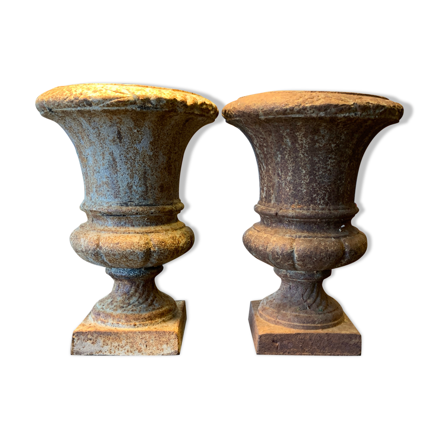 2 vases "Médicis" en fonte du XIXeme