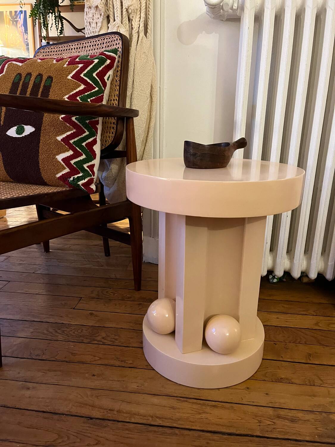 Nemesis Fleur Delesalle Monoprix pink stool