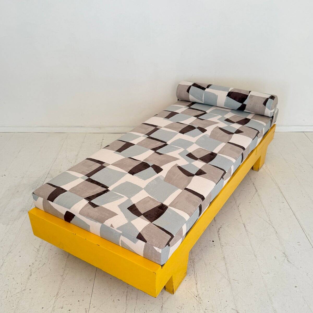 German Bauhaus Yellow Daybed, 1920s