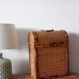 Wicker bottle basket and bamboo