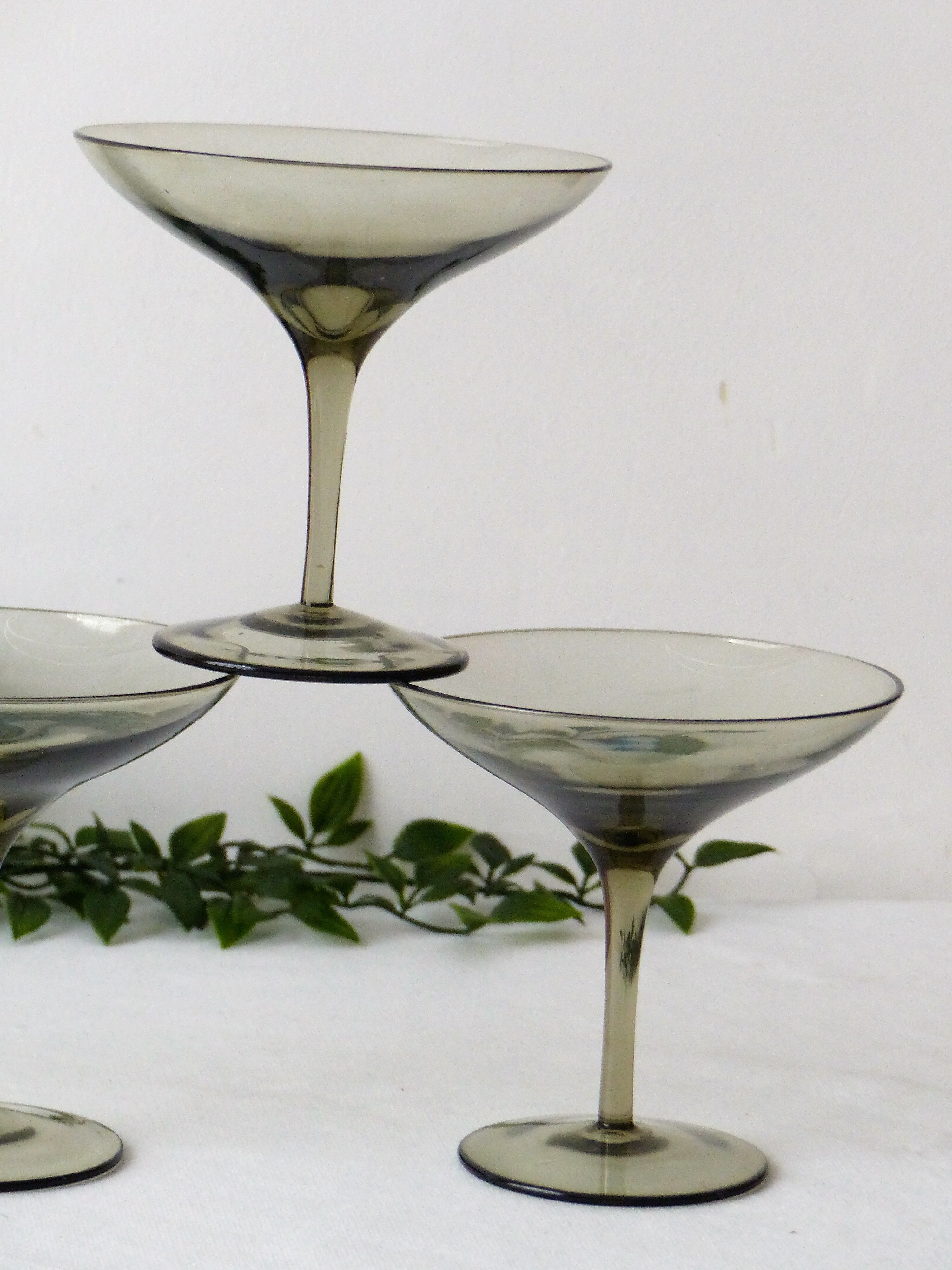 Set of 5 smoked glass cups