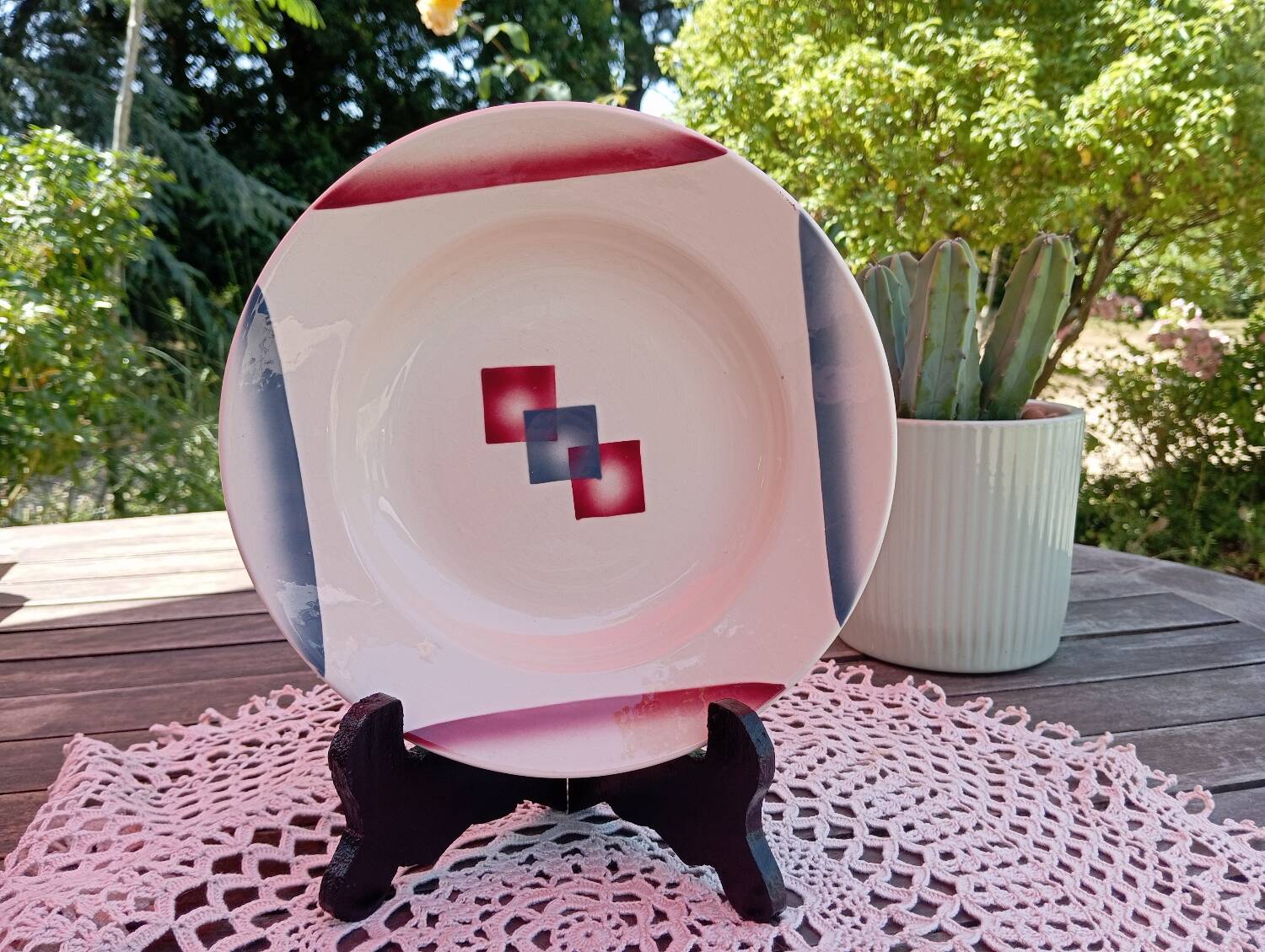 Art Deco deep plate, Cuba model, by Badonviller