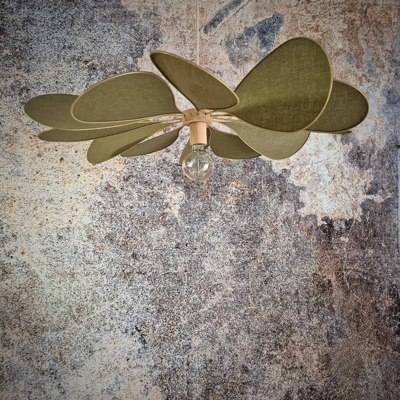 Aerial suspension, 12 metal and linen blades