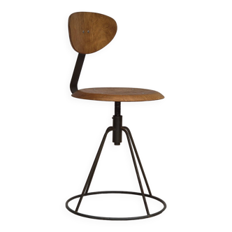 1960s, Swedish swivel chair, original condition, bent plywood.