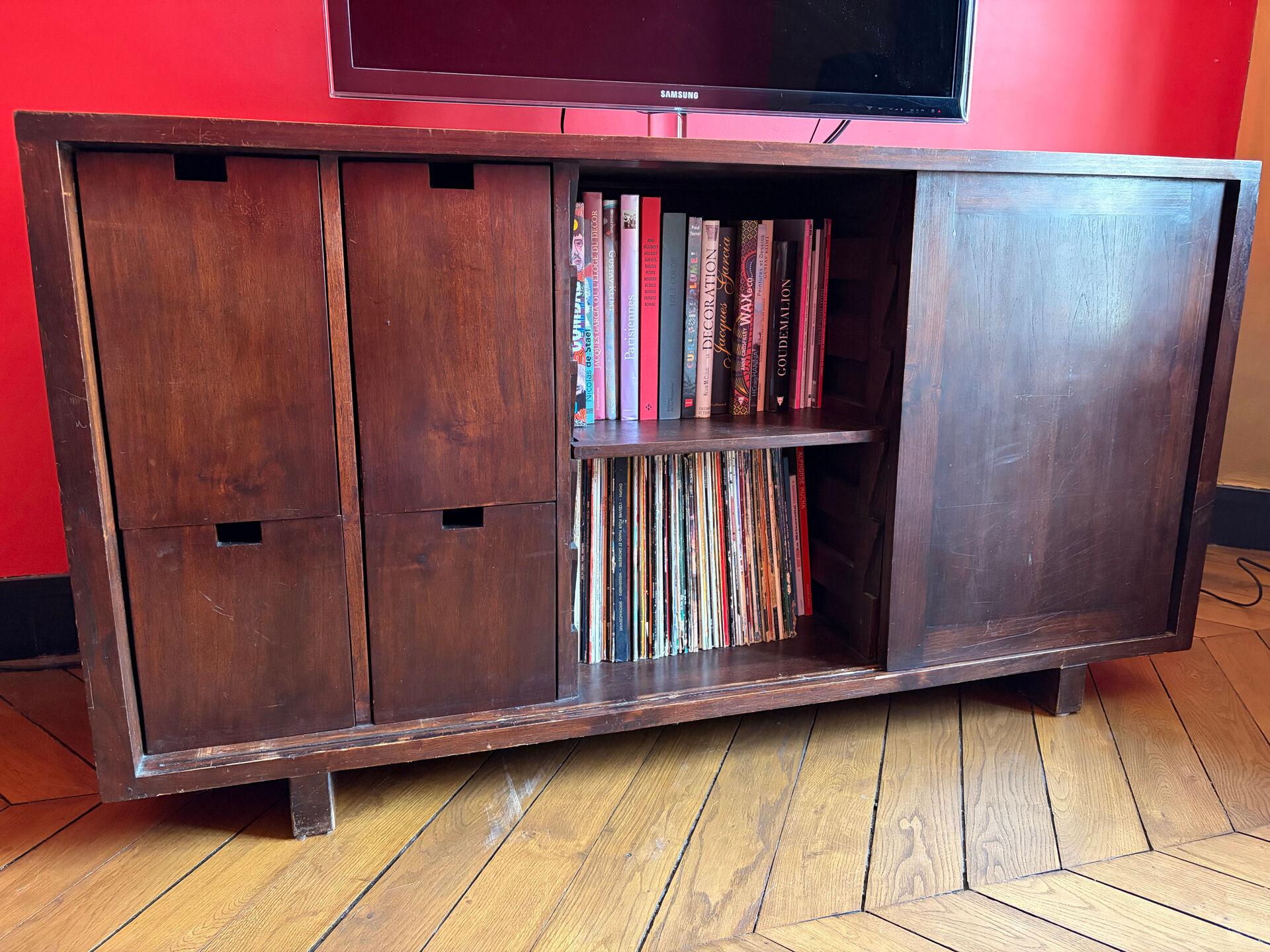 Buffet / TV unit in solid wood – Numerous storage options