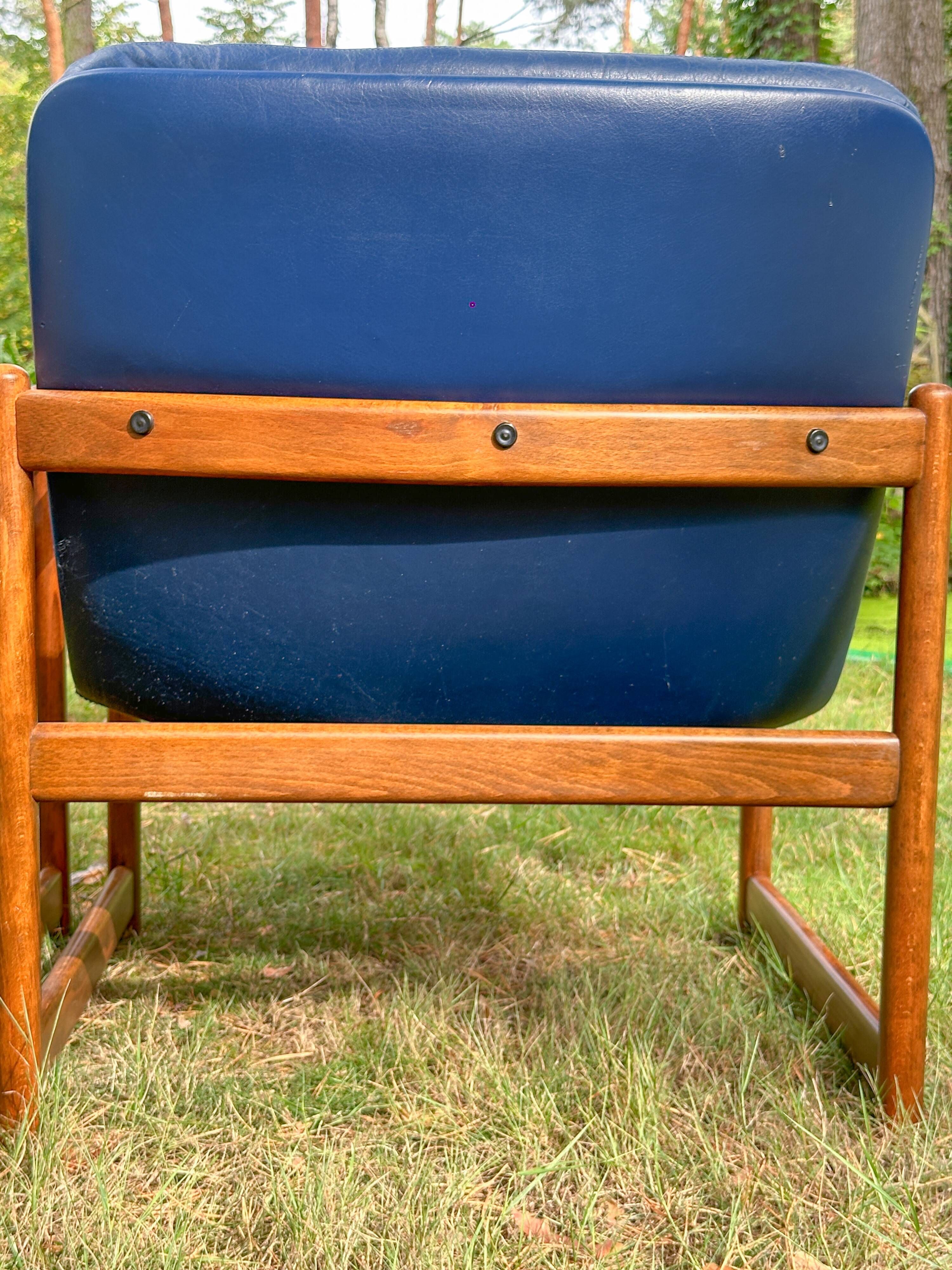 A pair of Bauchaus armchairs by Fredrik Kayser for Vatne Møbler, Norway, 1960s.